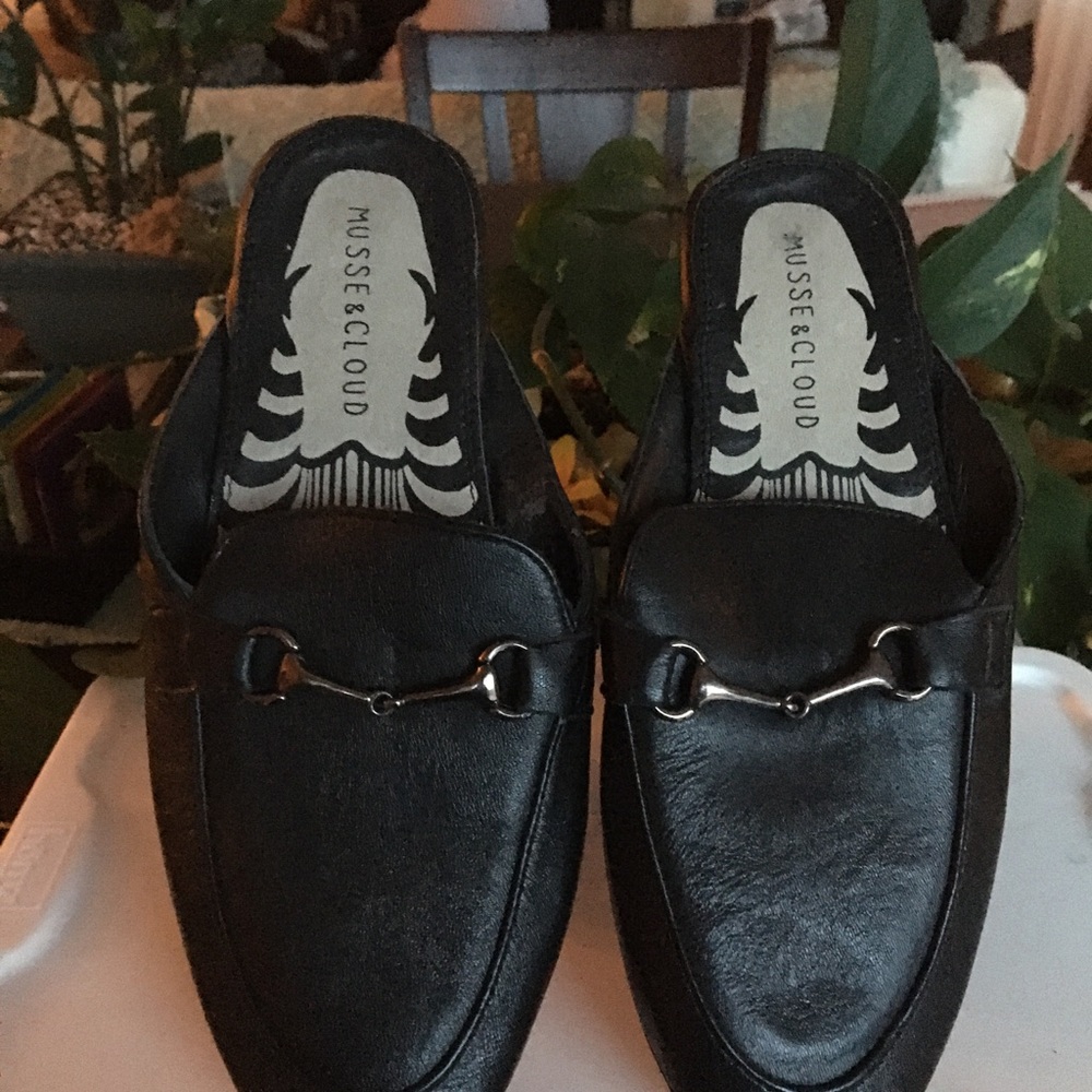 Musse and Cloud slip on mules new without tags size 9